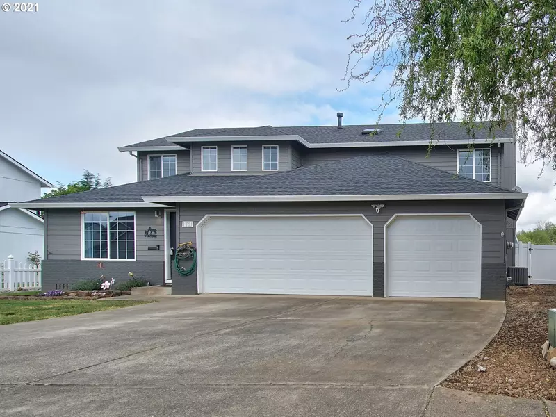 78 SALMON ST, St Helens, OR 97051