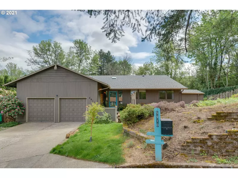 5910 SW 52ND AVE, Portland, OR 97221