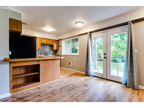 2044 W 14TH PL, Eugene, OR 97402