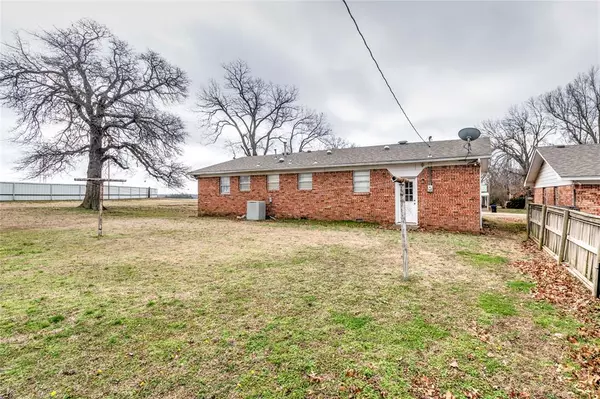 Davenport, OK 74026,316 E 4th Street