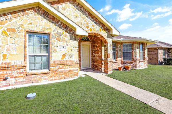 1033 S Pepperidge Drive, Lancaster, TX 75134