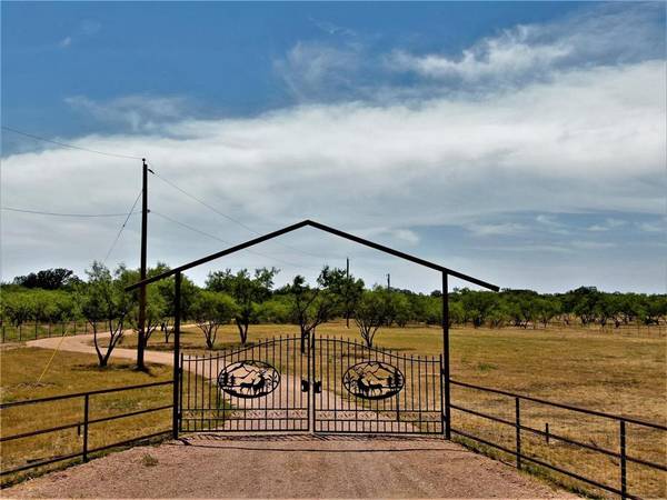 464 County Road 198,  Brownwood,  TX 76801