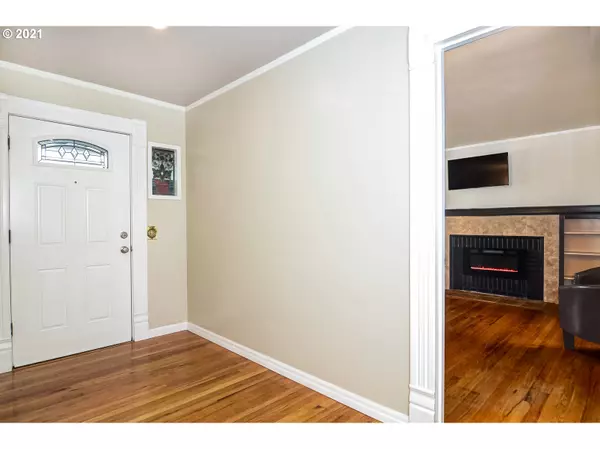 Hillsboro, OR 97124,978 NE BIRCHWOOD DR