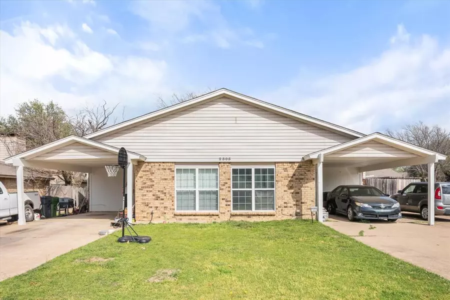 2305 Lucas Drive, Arlington, TX 76015