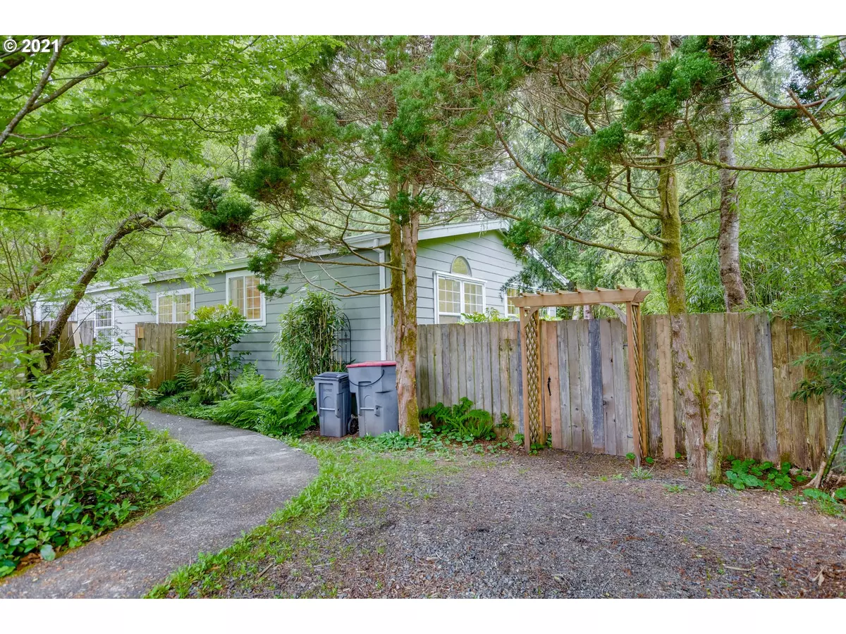 Cannon Beach, OR 97110,449 Elk Land CT