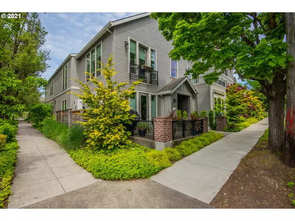 Portland, OR 97214,1805 SE MADISON ST #102