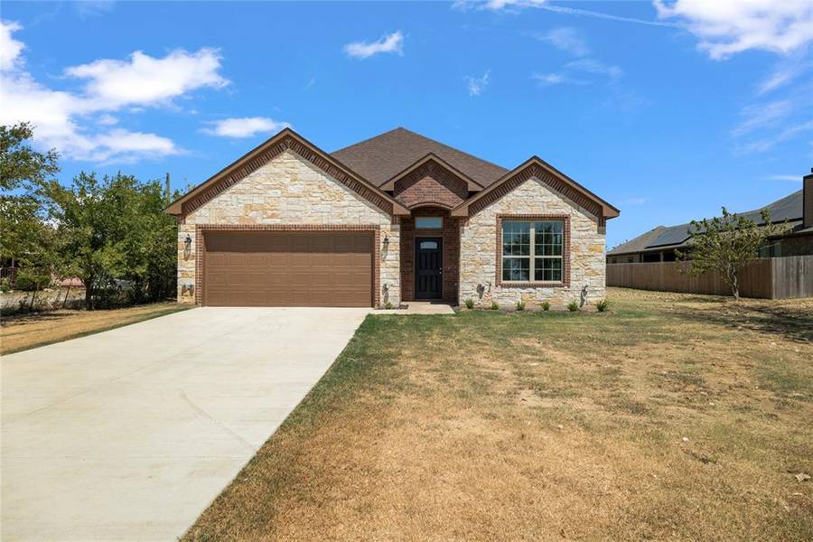 8633 Melinda Drive, Alvarado, TX 76009