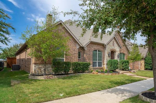 628 Four Stones Boulevard, Lewisville, TX 75056