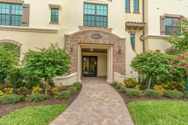 Naples, FL 34110,16347 VIANSA WAY 102