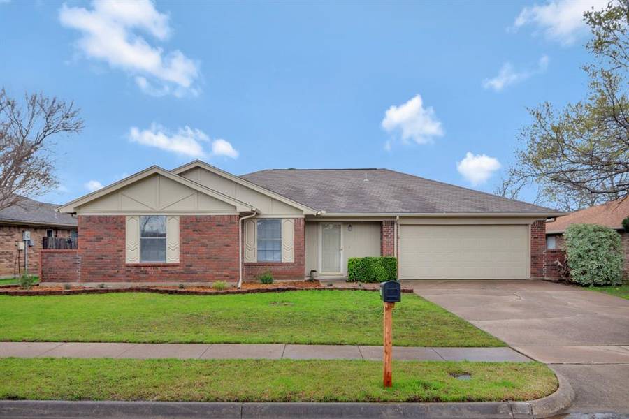 332 La Quinta Circle N, Keller, TX 76248