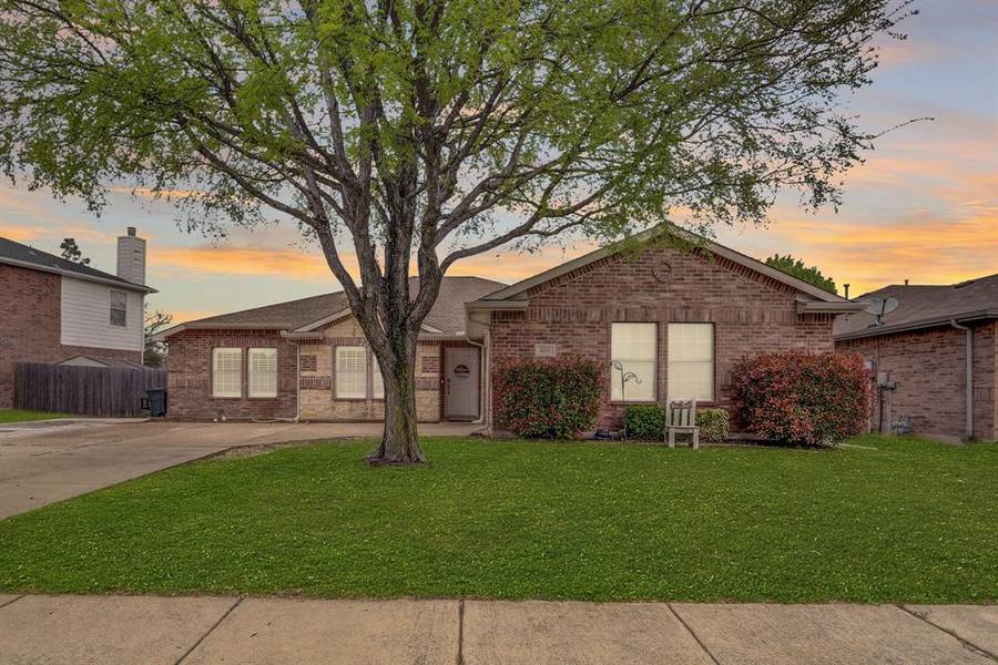 4315 Fieldwood Drive, Corinth, TX 76208