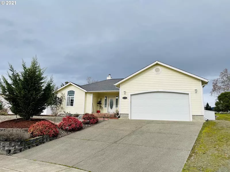 1135 SE FAIRWAY DR, Myrtle Creek, OR 97457