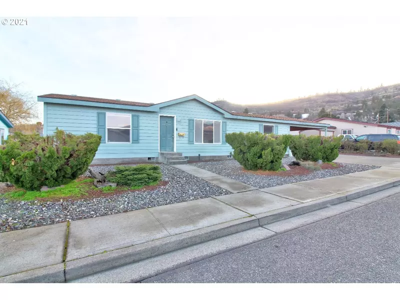 1012 FLORAL ST, The Dalles, OR 97058