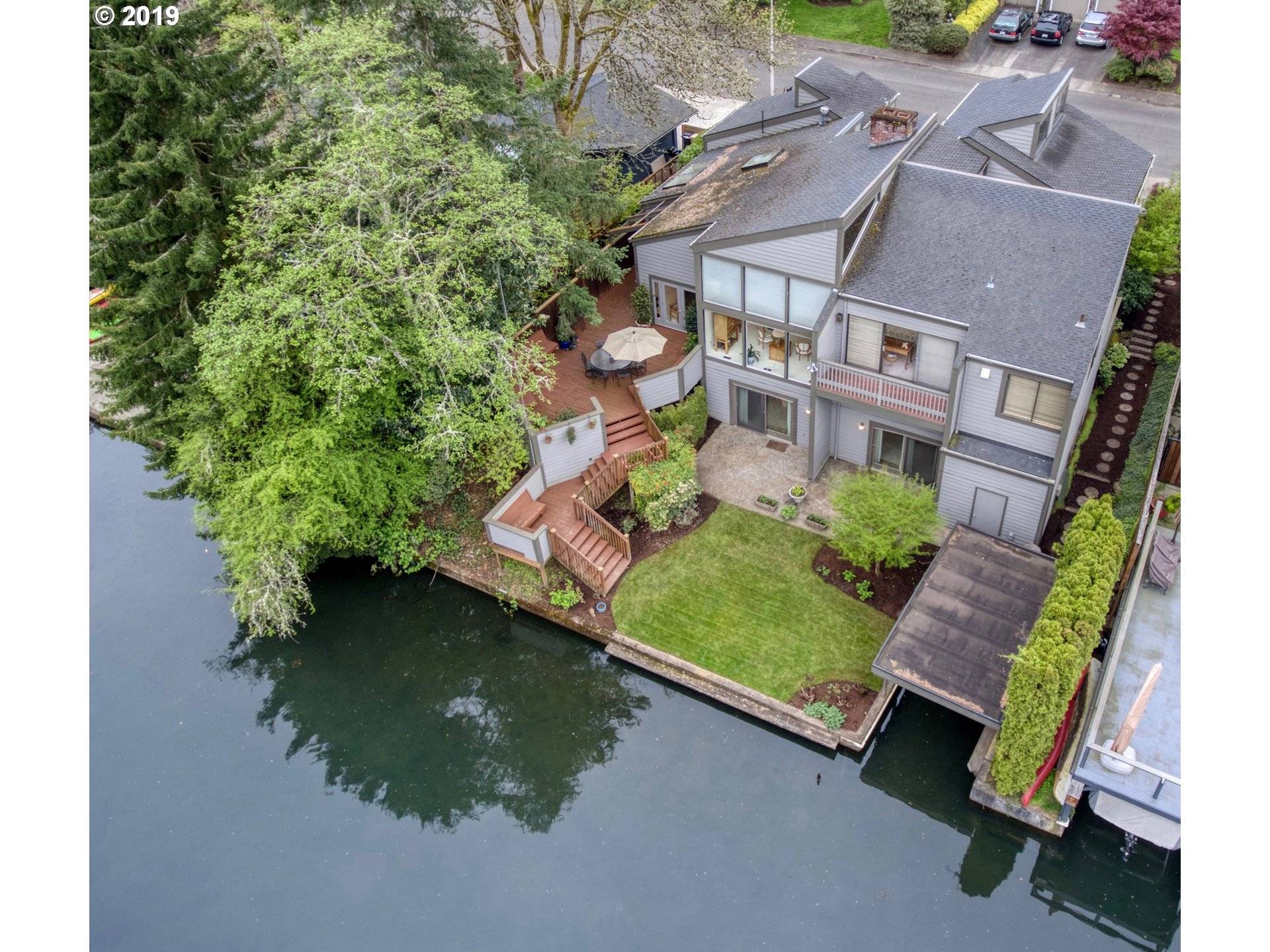 Lake Oswego, OR 97035,17900 SARAH HILL LN