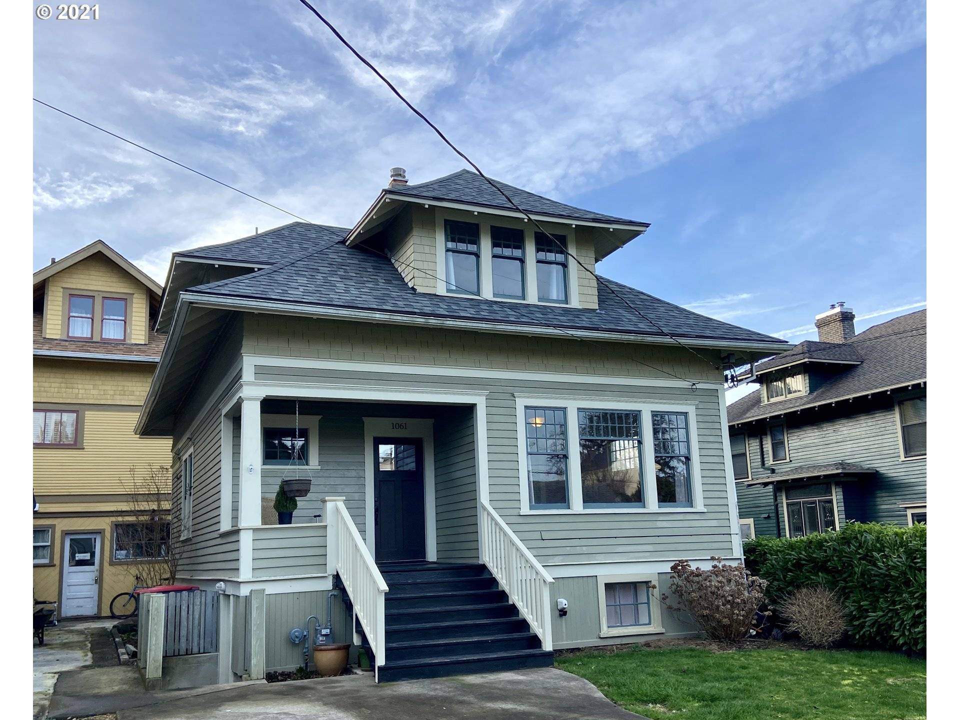 1061 14th ST, Astoria, OR 97103
