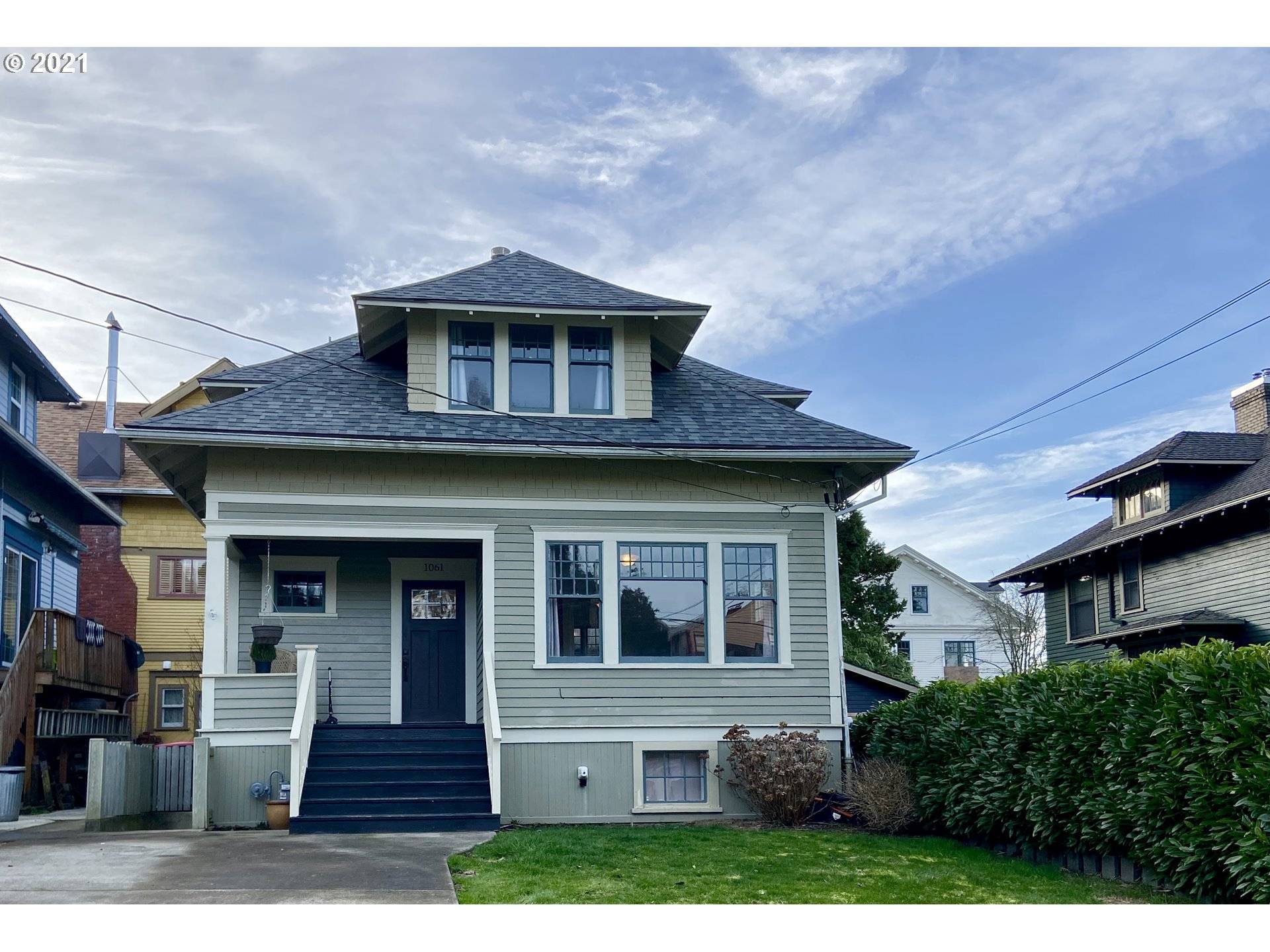 Astoria, OR 97103,1061 14th ST