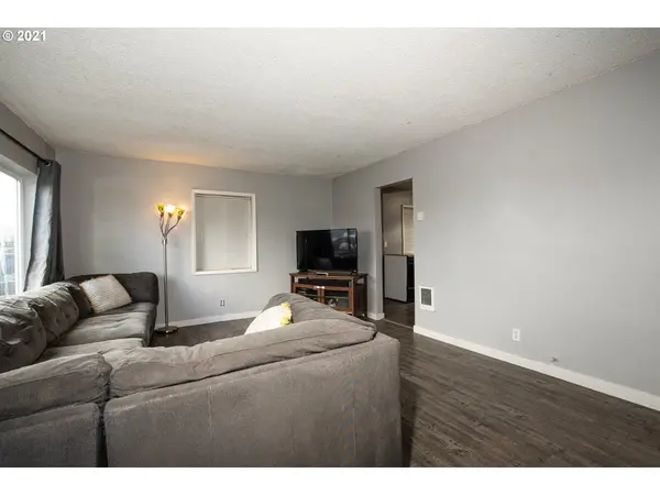 Springfield, OR 97477,2305 D ST