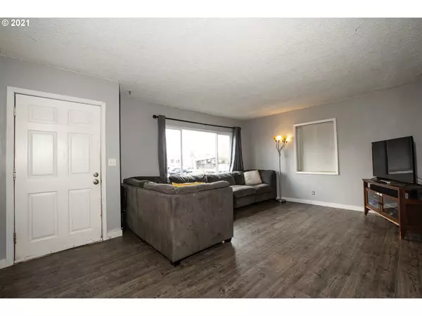 Springfield, OR 97477,2305 D ST