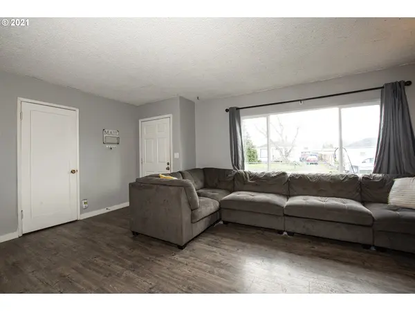 Springfield, OR 97477,2305 D ST