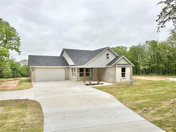 124 Monarch Lane, Poolville, TX 76487