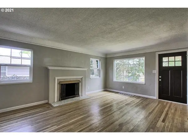 Portland, OR 97202,4741 SE 34TH AVE