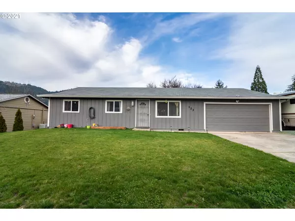 123 CLARK TER, Myrtle Creek, OR 97457