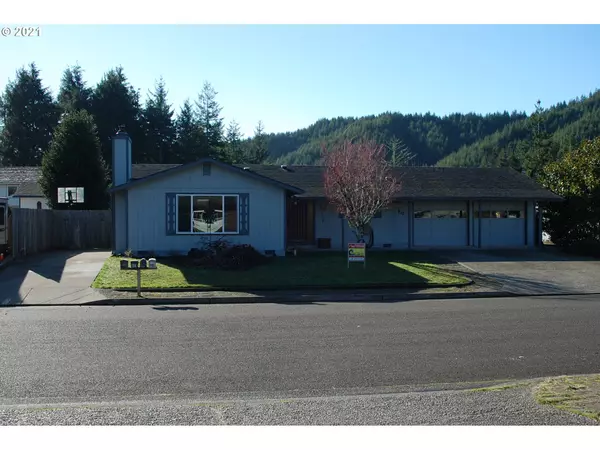 412 CAMELLIA CT, Reedsport, OR 97467