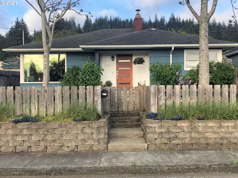 1238 N FOLSOM CT, Coquille, OR 97423