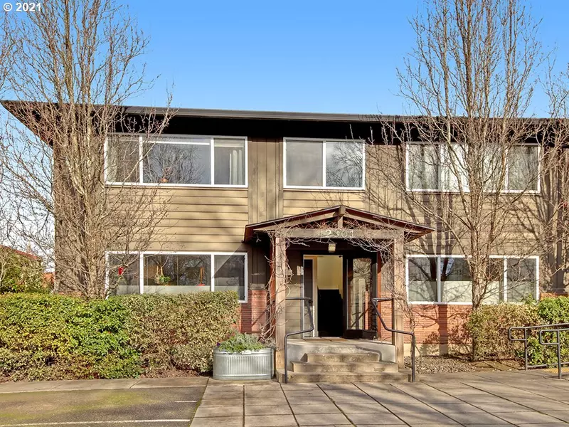 2301 SE CARUTHERS ST #3, Portland, OR 97214