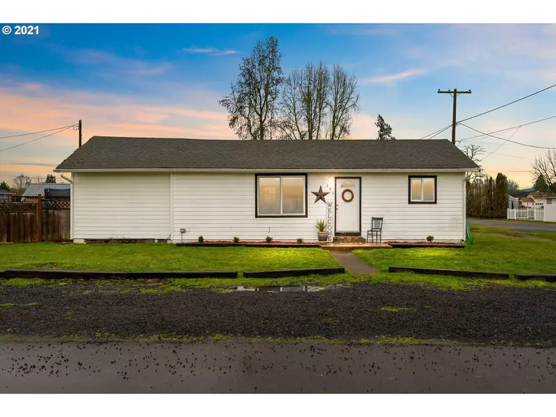 390 W 4TH ST, Halsey, OR 97348