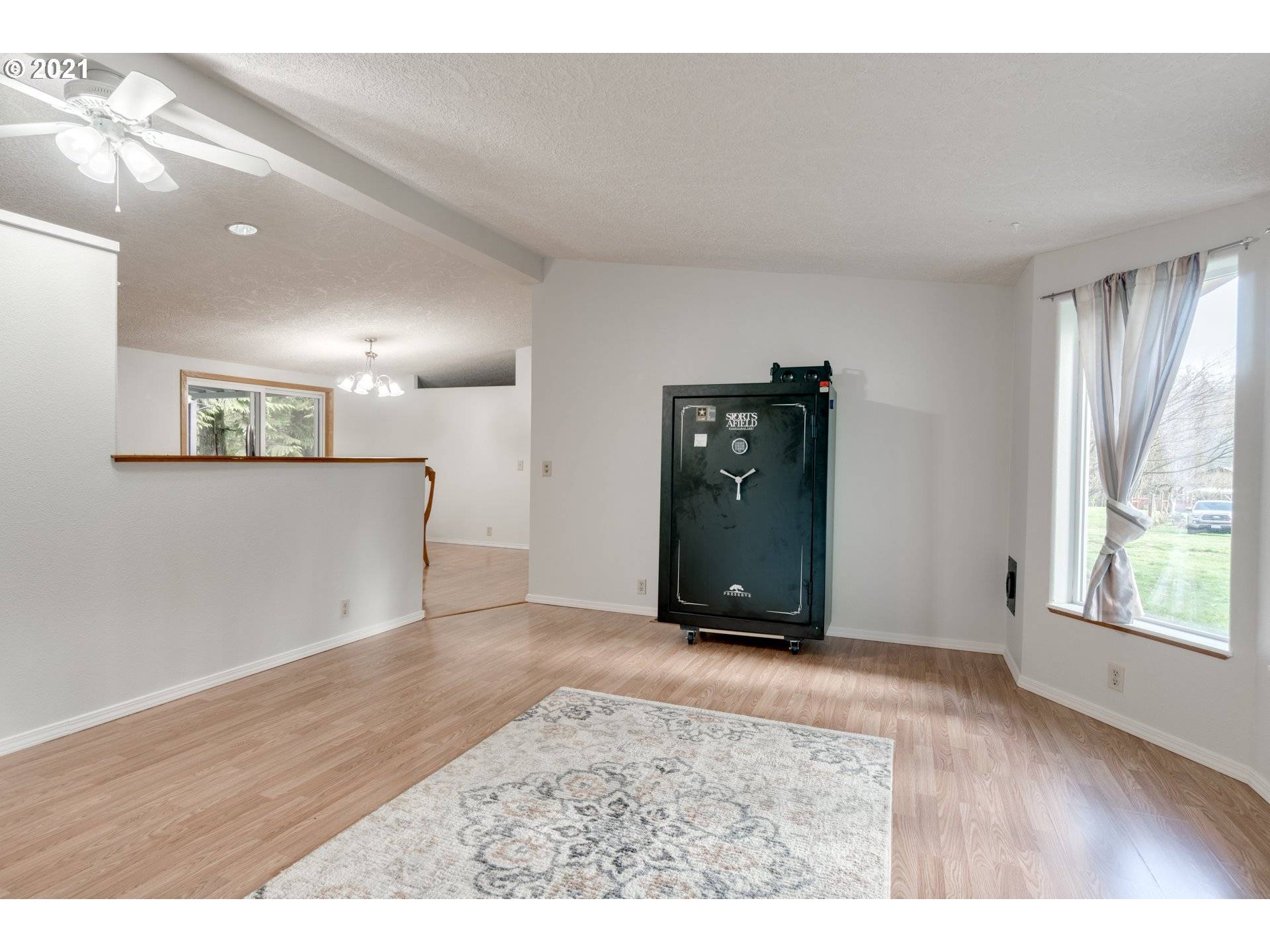 Longview, WA 98632,124 HACKETT RD