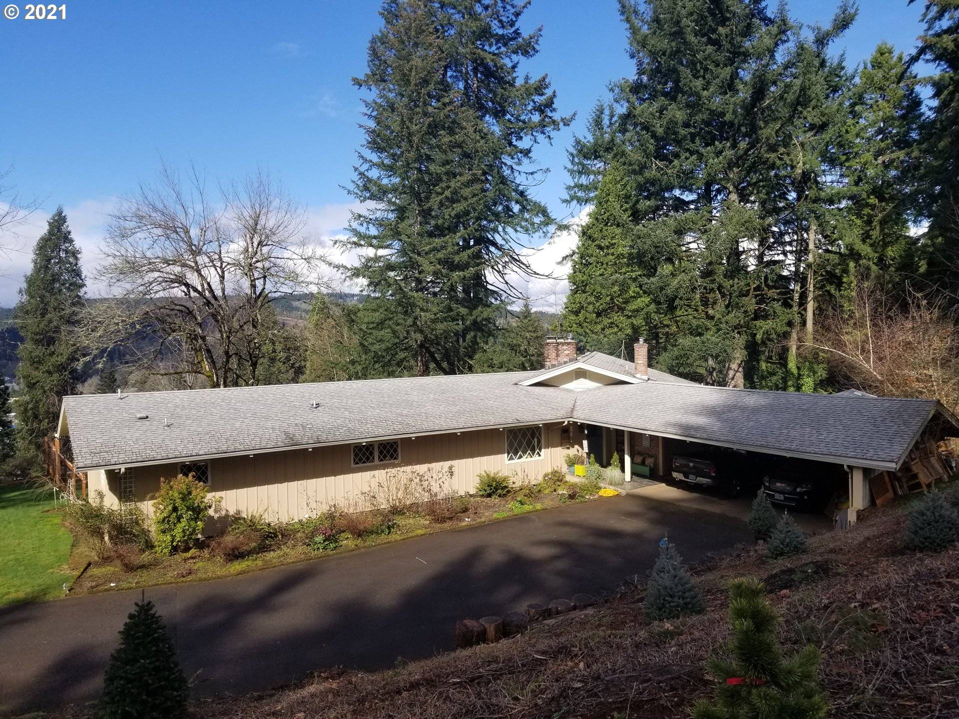 2200 E MADISON AVE, Cottage Grove, OR 97424