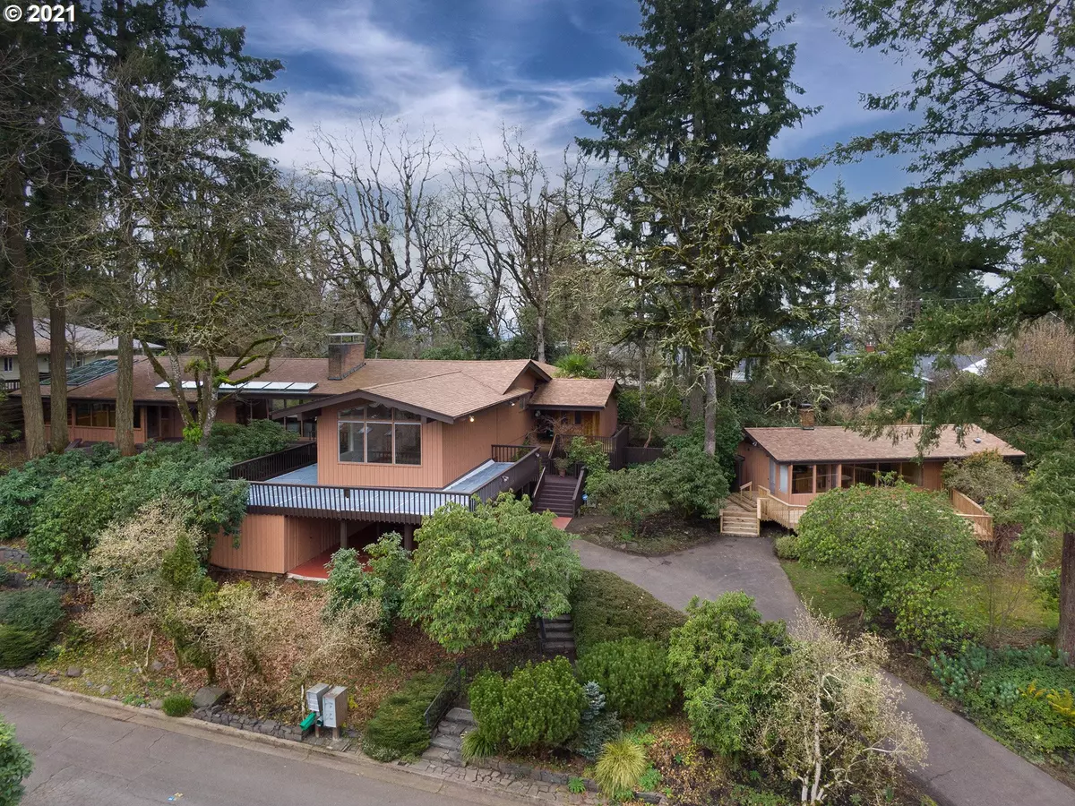 Eugene, OR 97403,2590 BIRCH LN