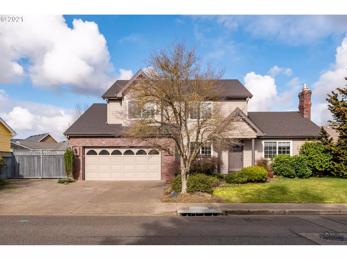 Eugene, OR 97401,998 CHATEAU MEADOWS DR