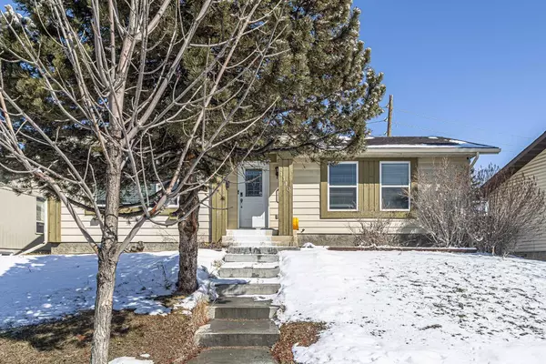 Calgary, AB T3J 1A2,1140 Falconridge DR NE