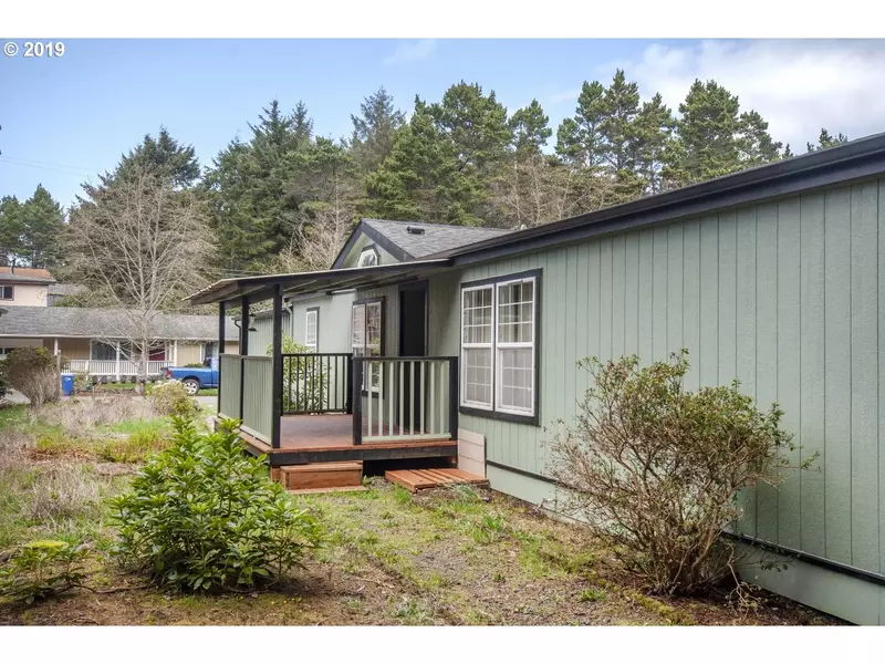 955 SE 31ST ST, Lincoln City, OR 97367