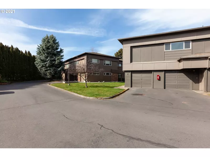 917 PACIFIC AVE #11, Hood River, OR 97031