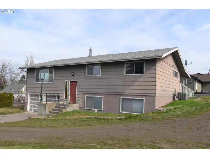 2446 E 14TH ST, The Dalles, OR 97058