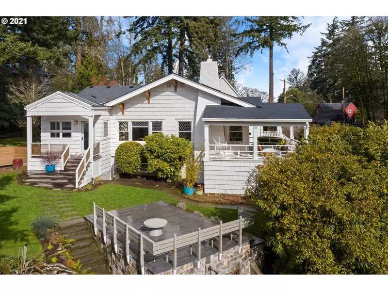 3725 SW MOUNT ADAMS DR, Portland, OR 97239