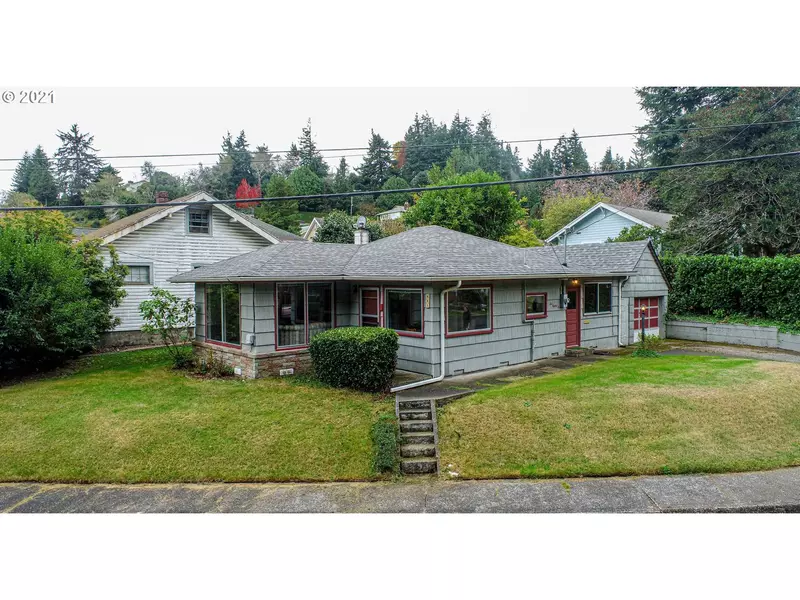 685 N 12TH ST, Coos Bay, OR 97420