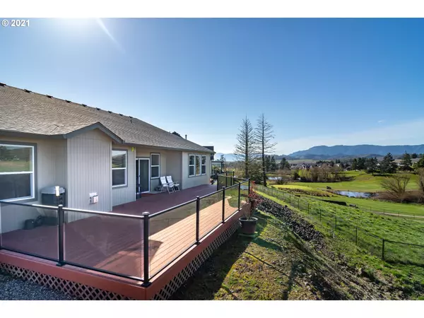 Sutherlin, OR 97479,583 FAIRWAY ESTATES DR