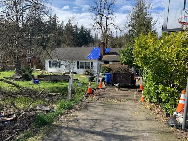 Milwaukie, OR 97267,6450 SE ALDERCREST CT