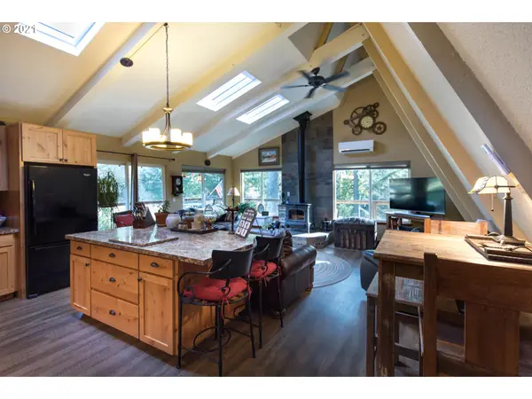 Sandy, OR 97055,43278 SE TRESS TRAIL RD