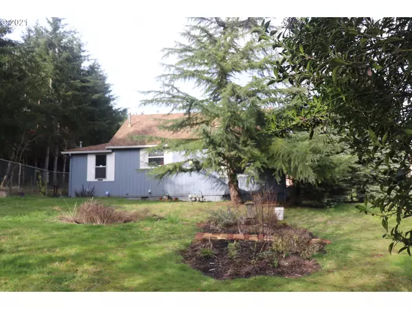 Willamina, OR 97396,105 SW Hill DR