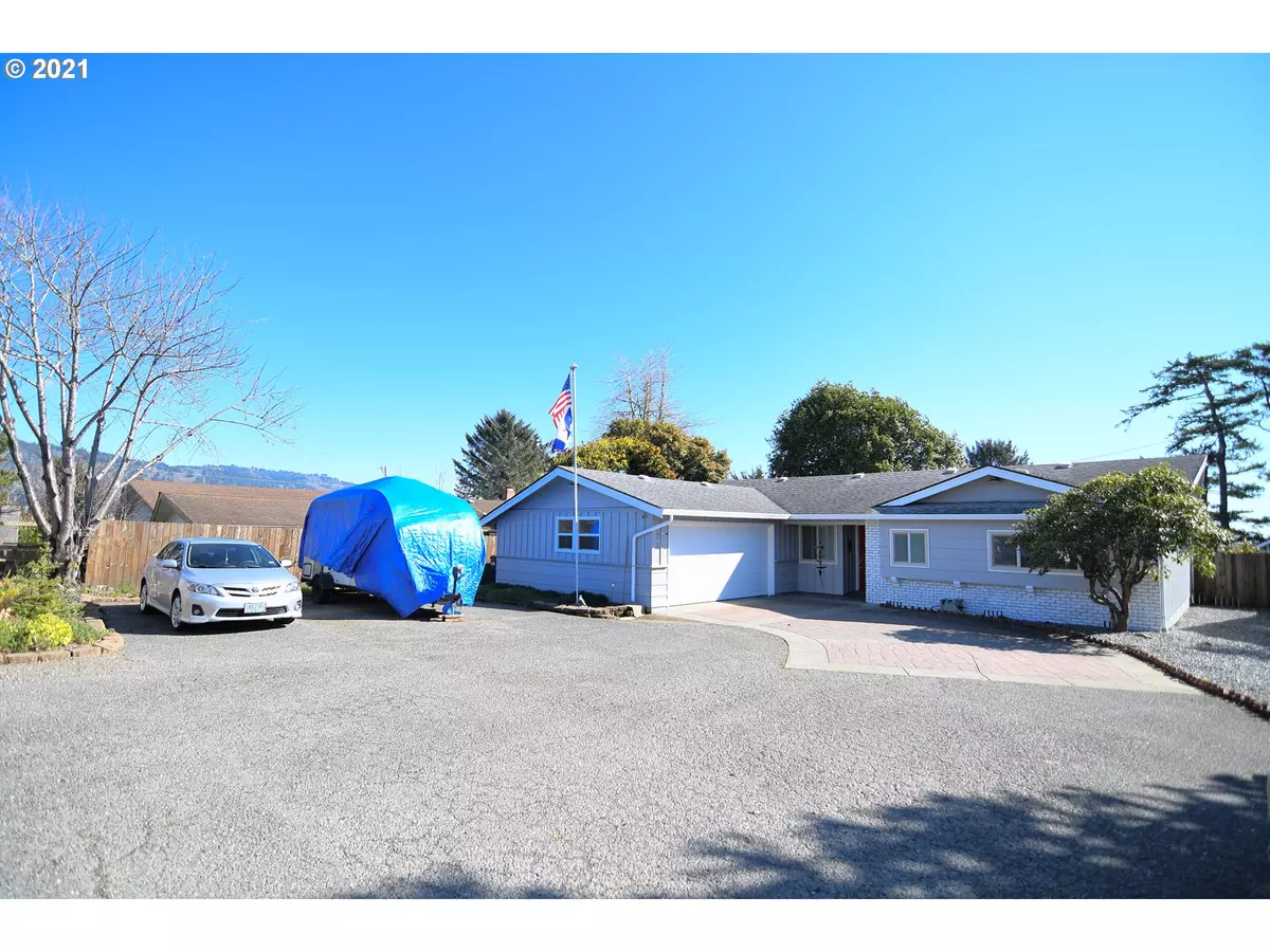 Brookings, OR 97415,543 CUSHING CT