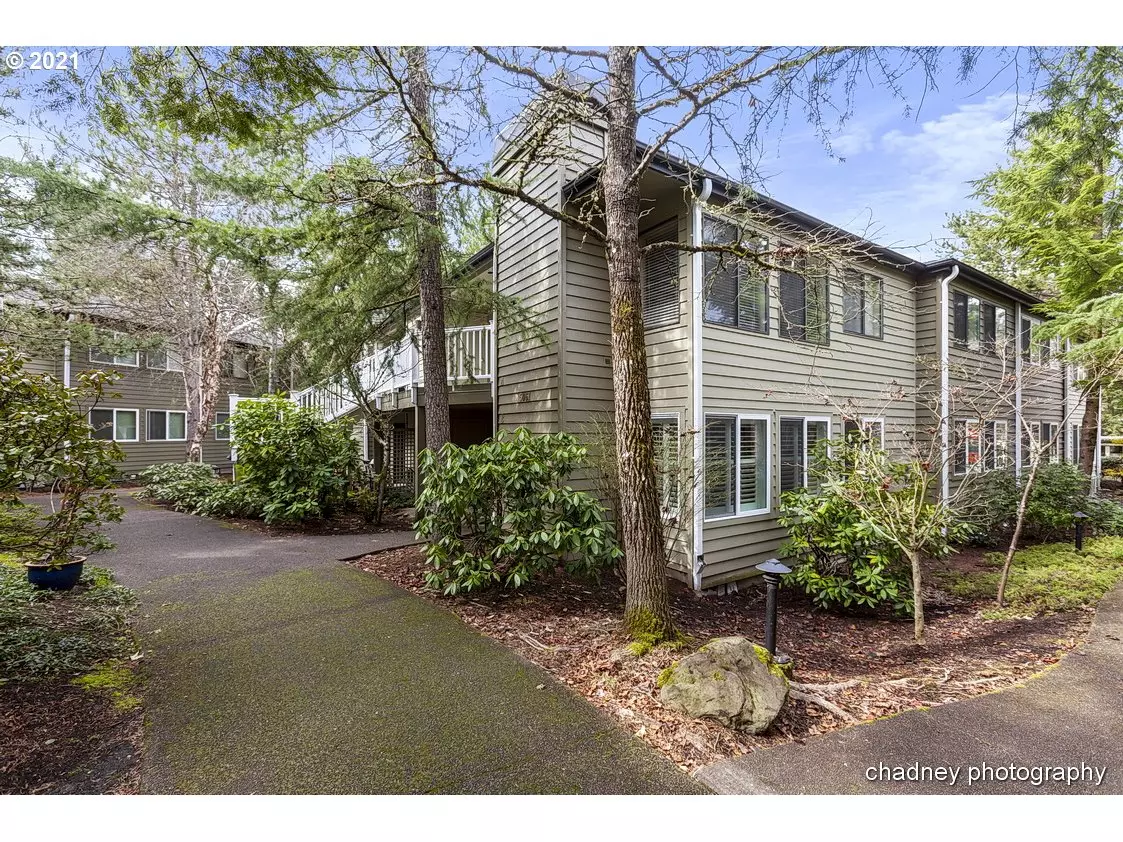 Lake Oswego, OR 97034,5061 FOOTHILLS DR #B