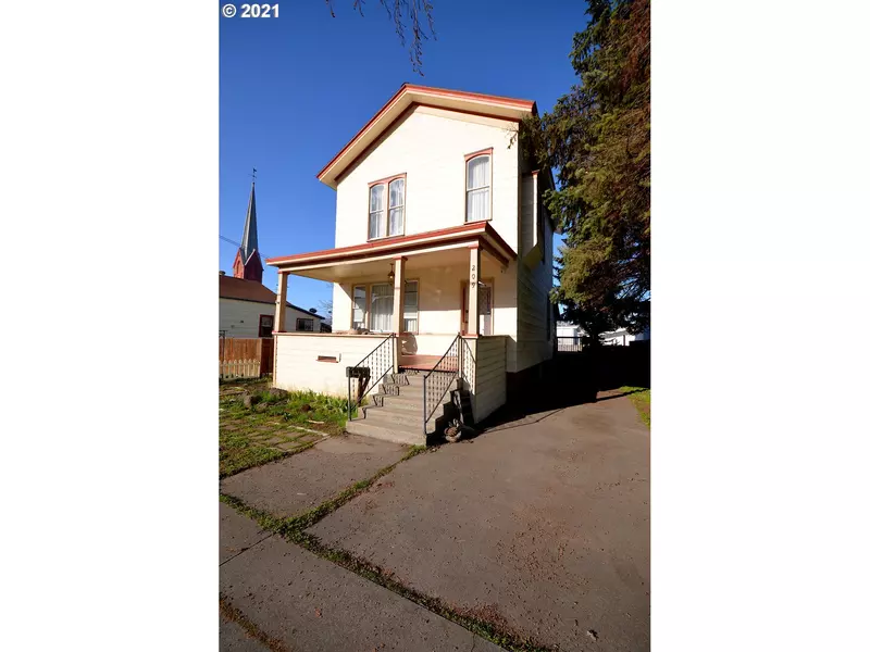 209 W 4TH, The Dalles, OR 97058