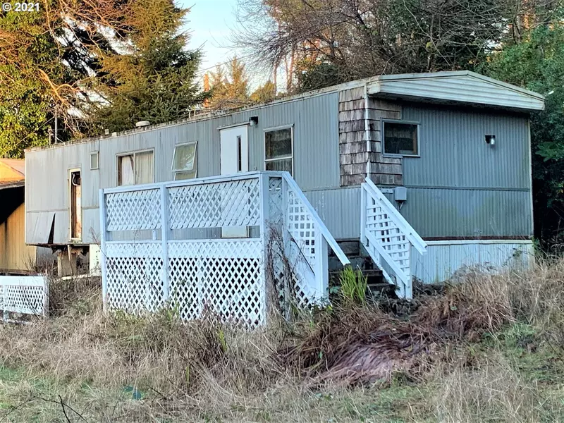 359 NE WYOMING ST, Yachats, OR 97498