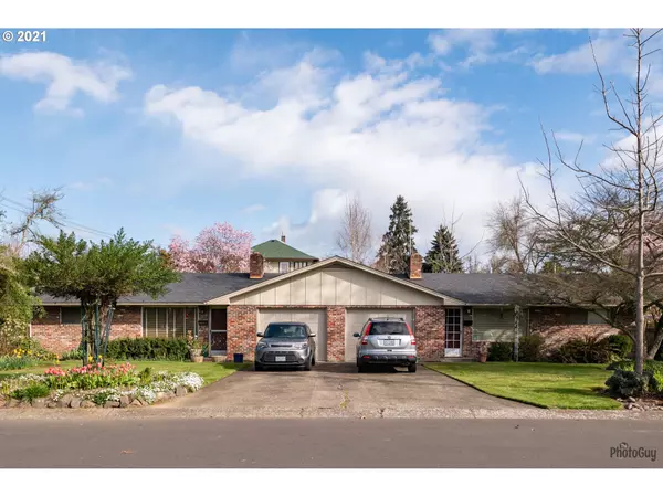 2215/25 LARIAT DR, Eugene, OR 97401