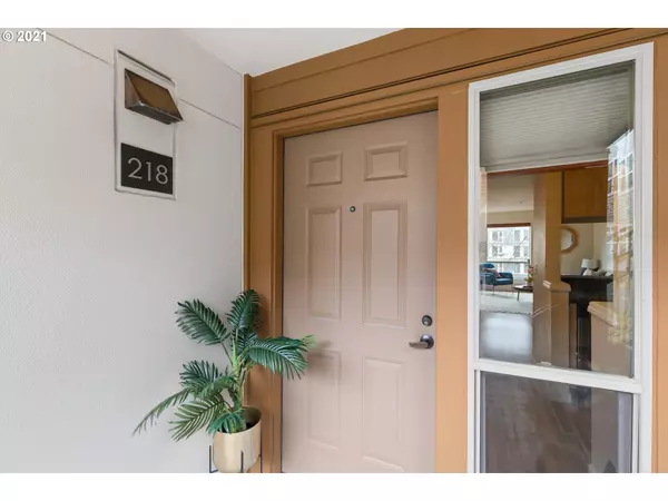 Portland, OR 97201,1535 SW CLAY ST #218